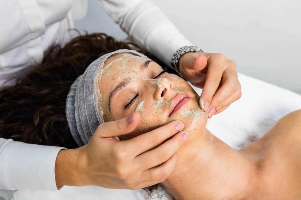 Different Types of Facials & How To Choose The Right One 3 Different Types of Facials, And How To Choose The Right One